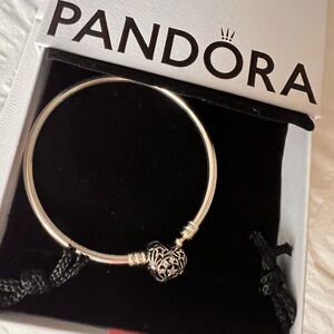 PANDORA CELESTIAL HEART CLASP BANGLE